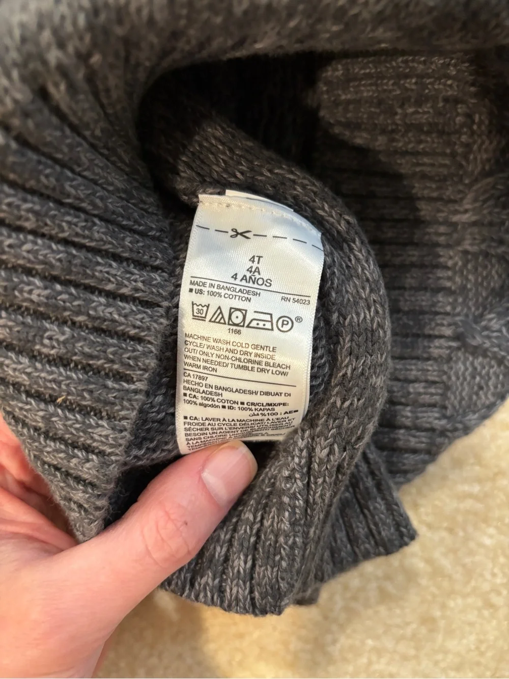 Old Navy Boys Cable Knit Crewneck Charcoal Sweater Size 4T